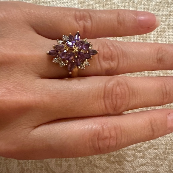 Elegant Purple and Gold Floral Ring - Picture 4 of 6